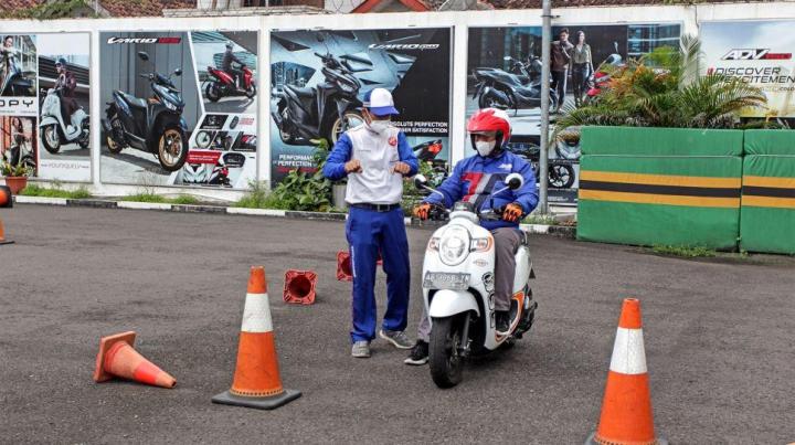 Astra Motor Natar Sosialisasikan Pentingnya Pemeriksaan Kendaraan Sebelum Bepergian